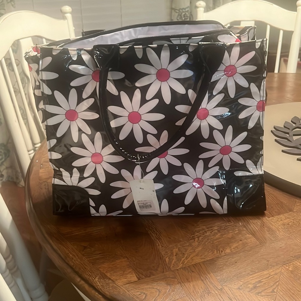 Cooler Bag with strap. New with Tags
